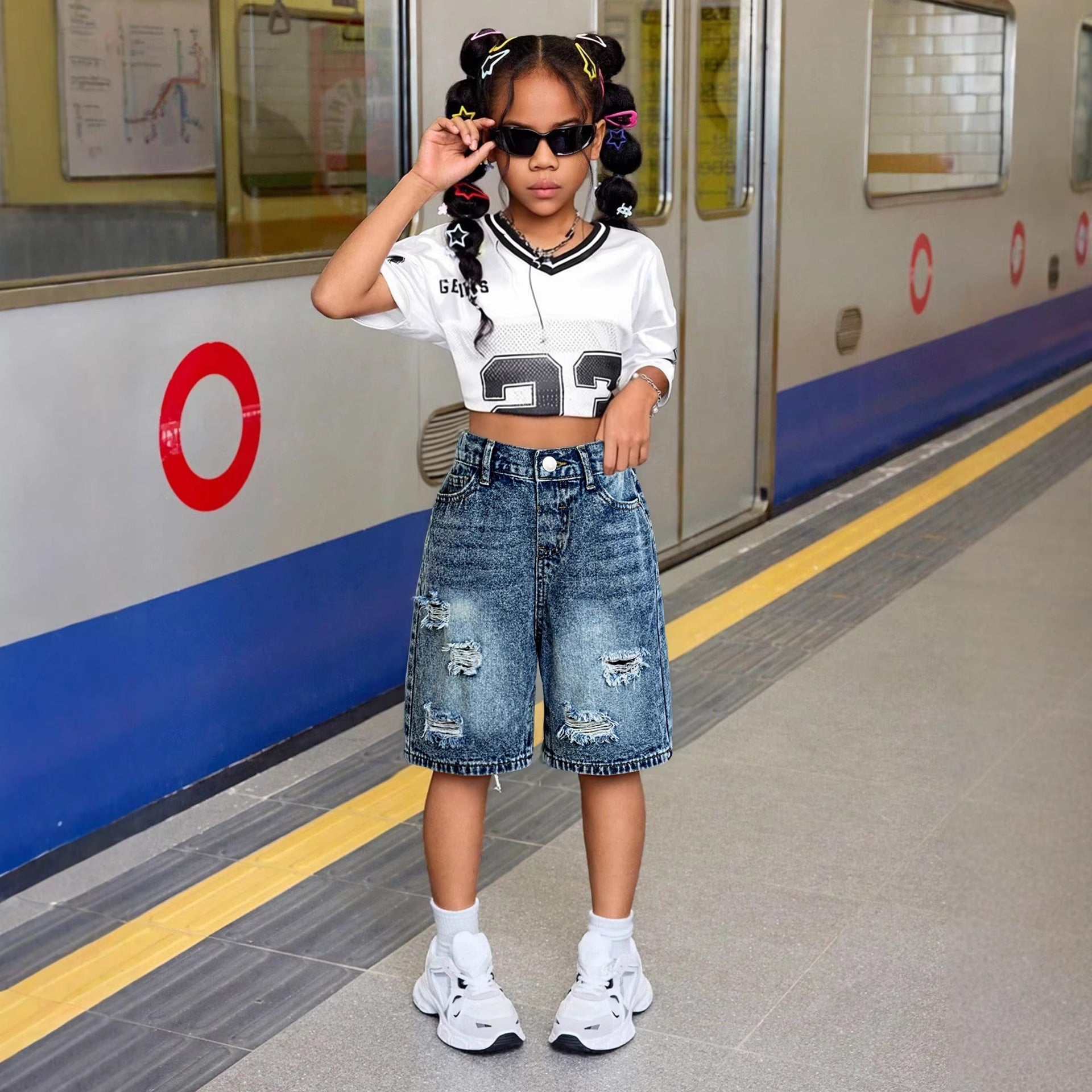 Street-style Distressed Wash Girls Denim Shorts