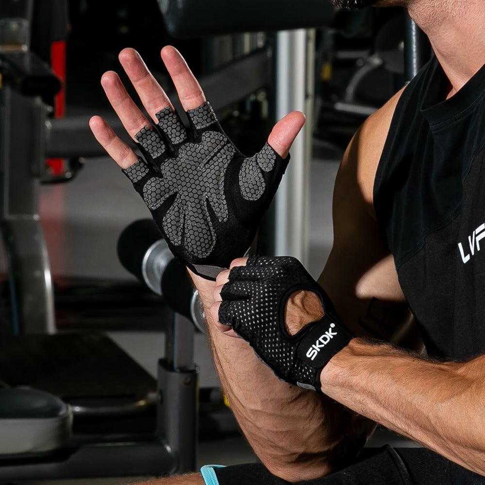 Half finger fitness gloves thin sweat-absorbent slip resistant hand